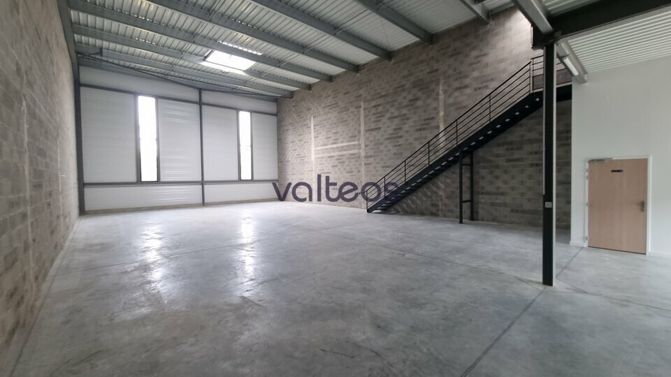Light Industrial in Fenouillet to rent - Interior Photo - Image 3 of 10