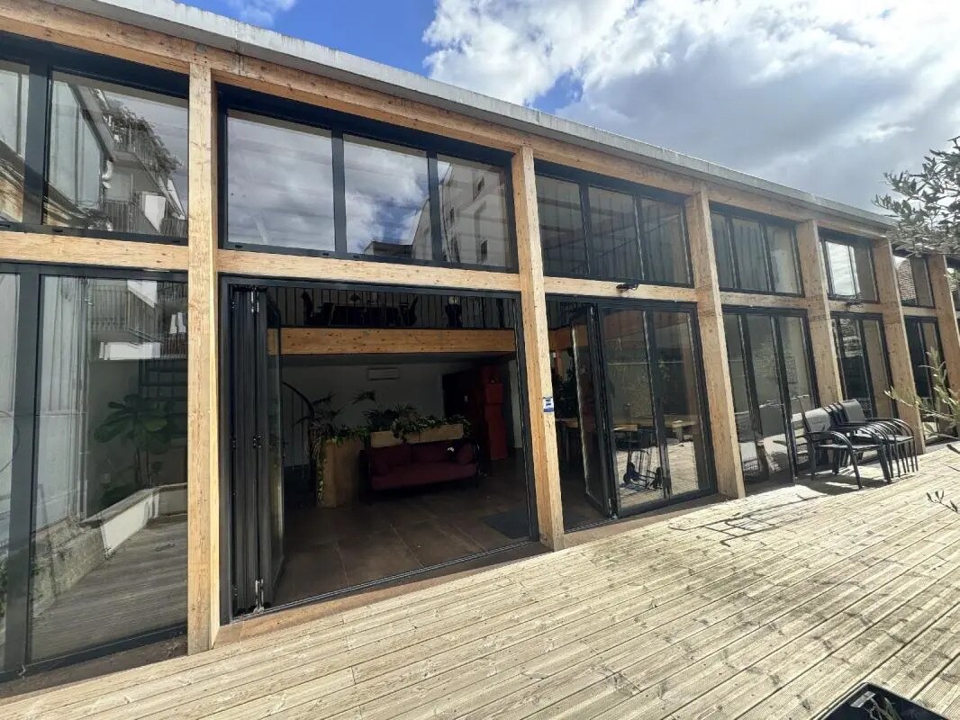 Office in Montreuil to rent Building Photo- Image 1 of 13