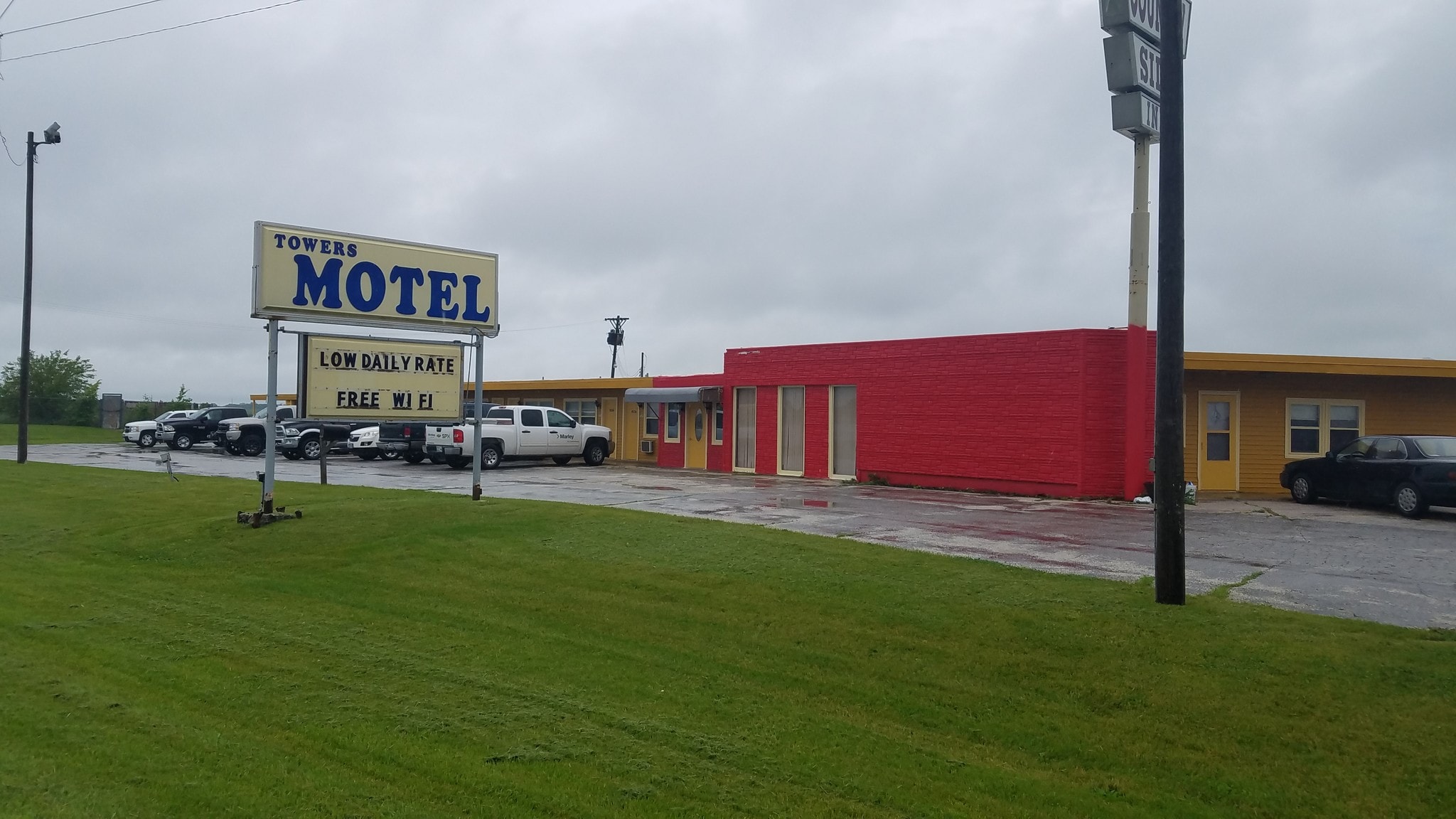 324 Kenyon Rd, Fort Dodge 50501 Countryside Inn