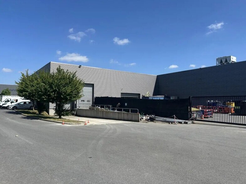 Office in Sainghin-en-Mélantois to rent - Building Photo - Image 1 of 6