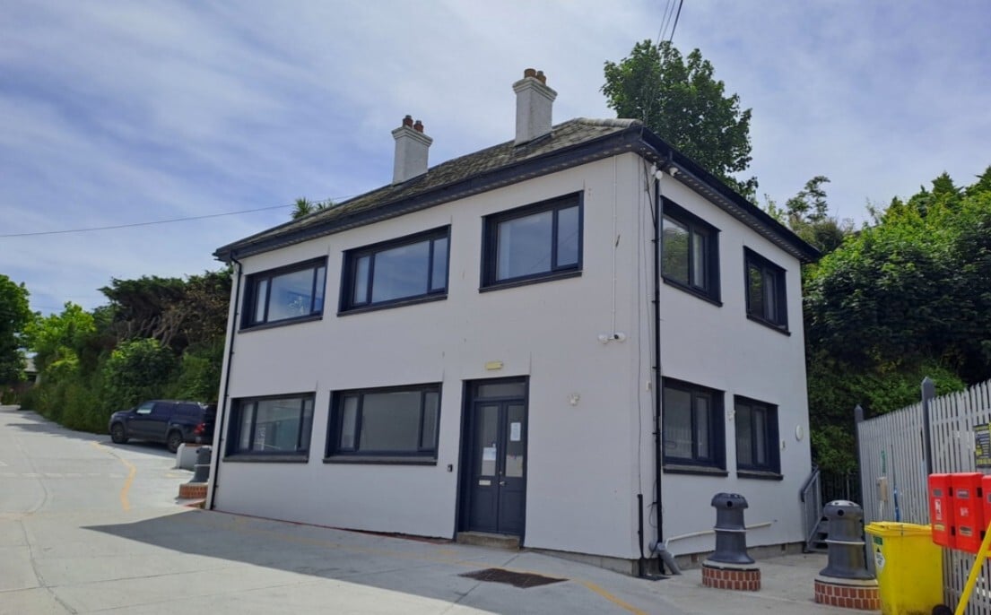 12 North Parade, Falmouth to rent Primary Photo- Image 1 of 5