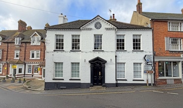 Market Sq, Petworth to rent Building Photo- Image 1 of 4