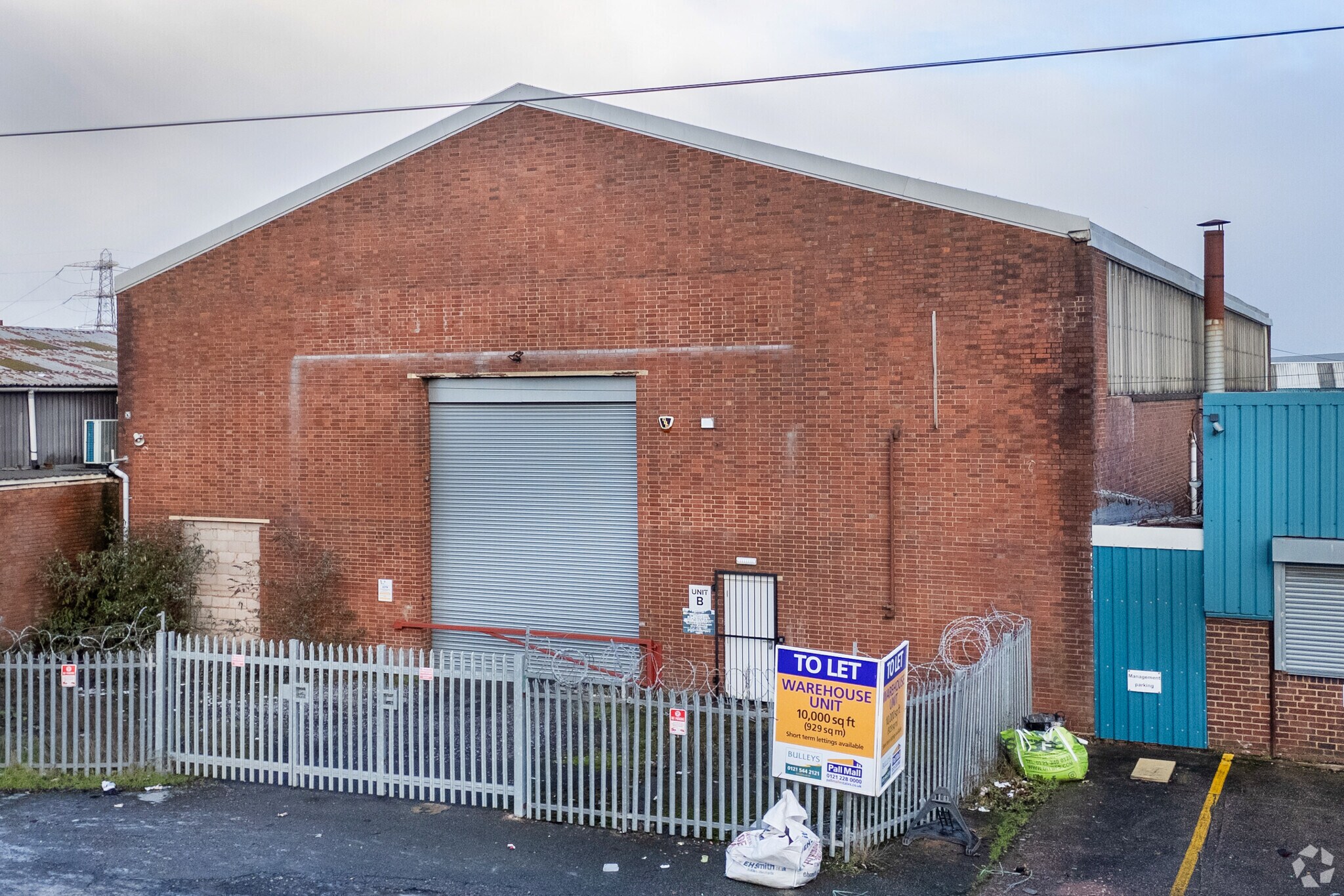 98 Birchfield Ln, Oldbury for sale Primary Photo- Image 1 of 1