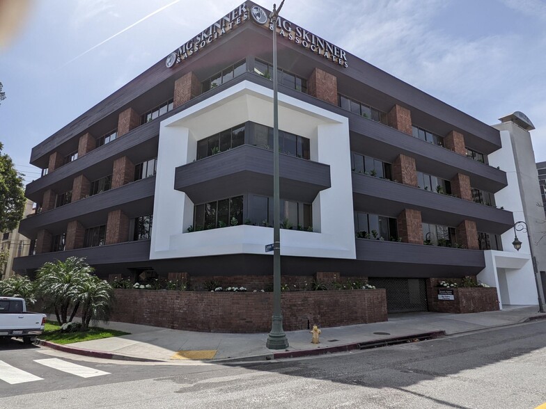 11030 Santa Monica Blvd, Los Angeles, CA for rent - Building Photo - Image 1 of 10