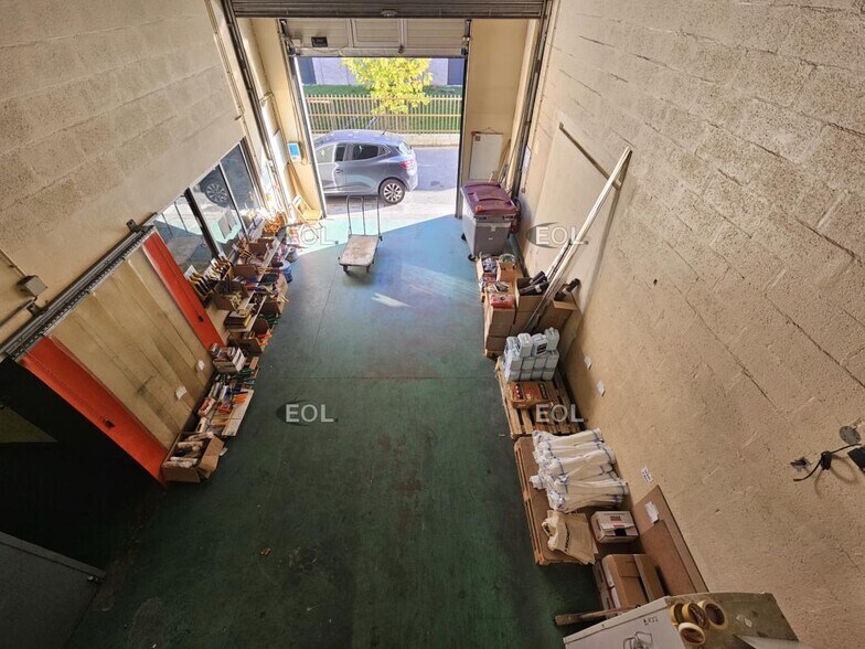 Light Industrial in Boissy-Saint-Léger for sale - Interior Photo - Image 2 of 19