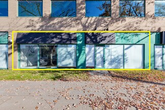 More details for 6525-6529 Décarie Boul, Montréal, QC - Office / Retail, Retail to Rent