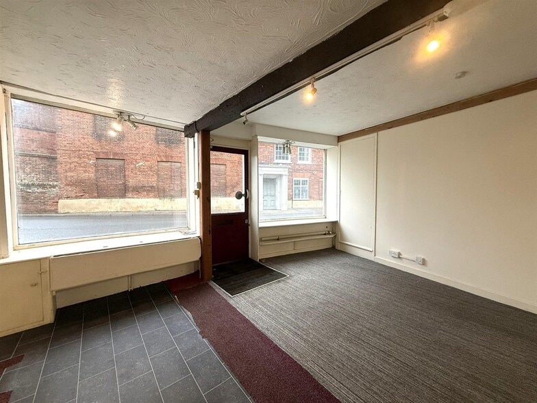 14 Market Pl, Hingham for sale - Interior Photo - Image 3 of 7