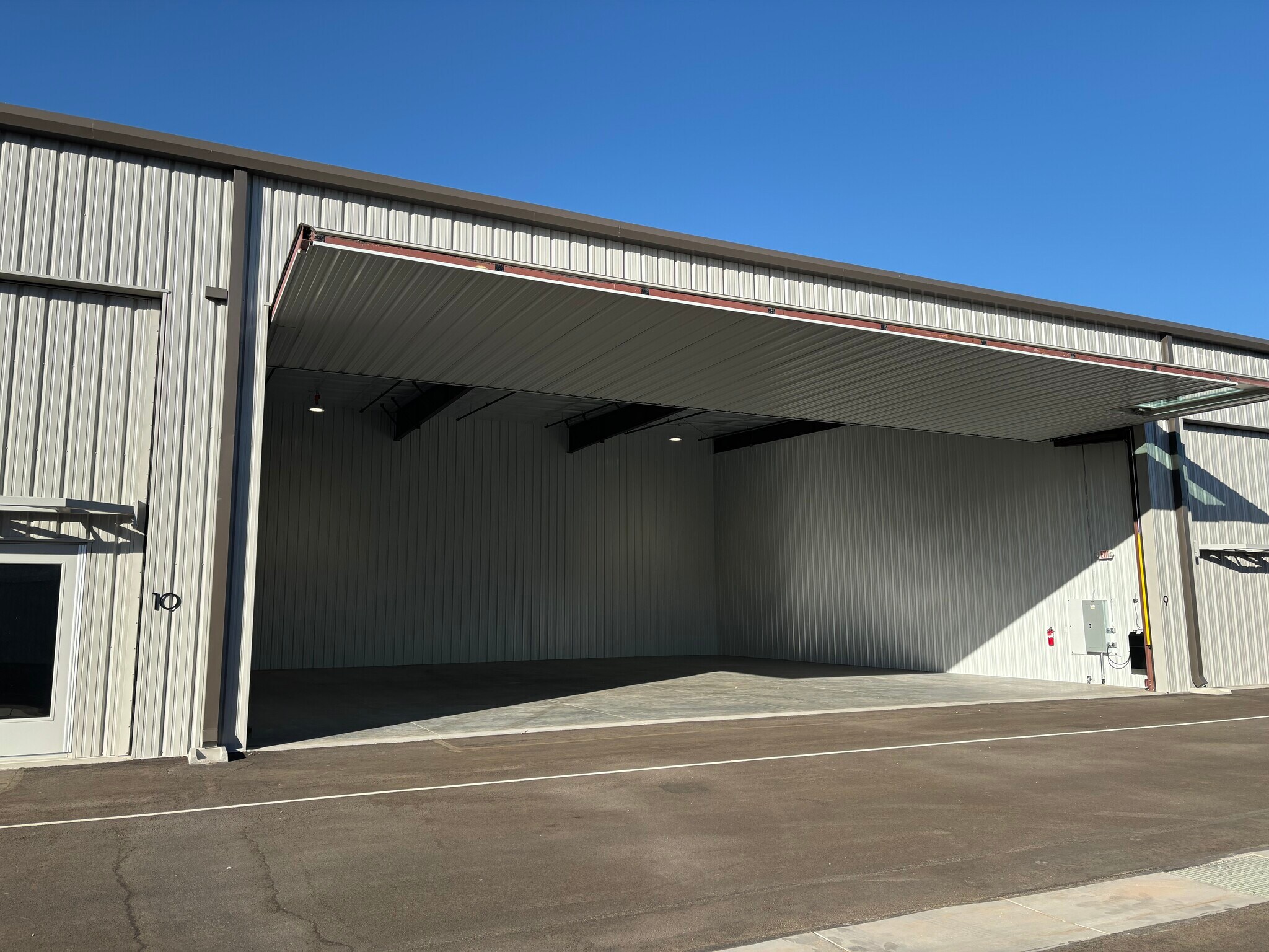 Volare Hangars At Pegasus Airpark, Queen Creek, AZ for sale Building Photo- Image 1 of 1