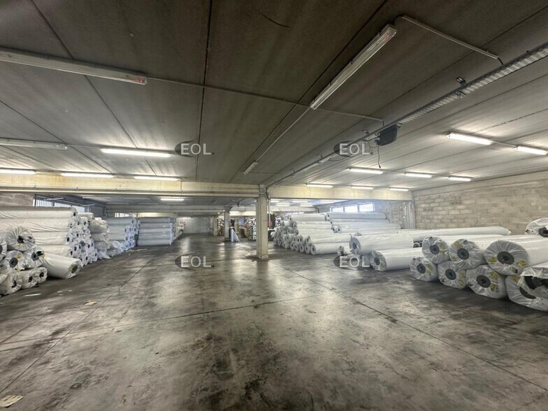 Office in Aubagne to rent - Building Photo - Image 2 of 3