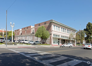 300-318 N Irwin St, Hanford, CA for sale Primary Photo- Image 1 of 1