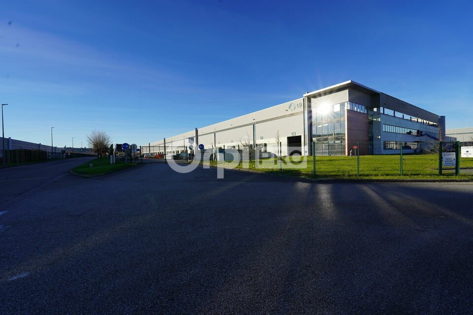 45 Rue Du Santoyon, Saint-Quentin-Fallavier to rent Building Photo- Image 1 of 11