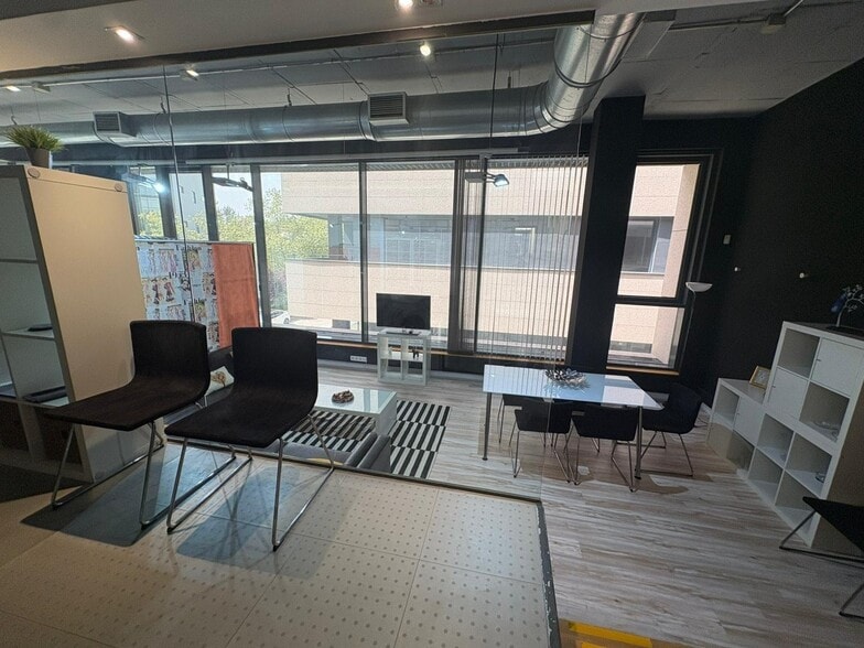 Office in San Sebastián de los Reyes, Madrid for sale - Interior Photo - Image 2 of 3