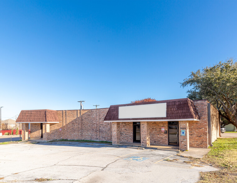 9007-9009 Benbrook Blvd, Benbrook, TX for sale - Primary Photo - Image 1 of 6