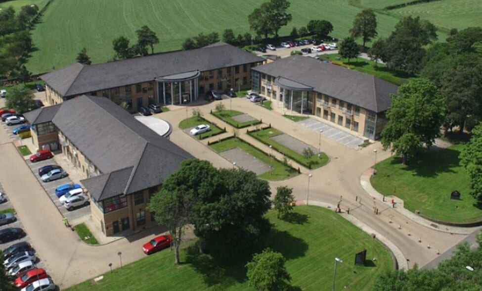 Bradford Rd, Cleckheaton for sale - Primary Photo - Image 1 of 1