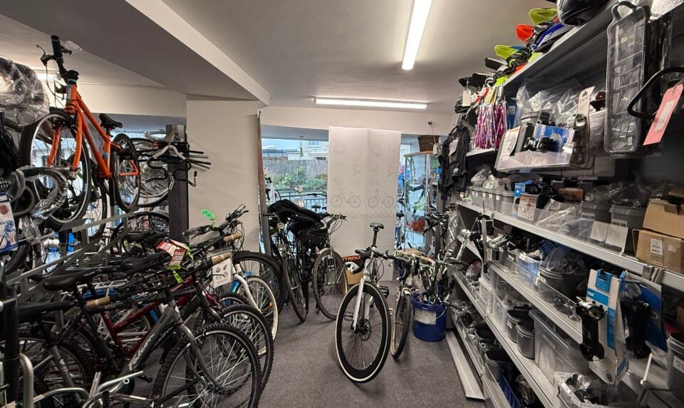 4-5 Piermont Pl, Dawlish to rent Interior Photo- Image 1 of 4