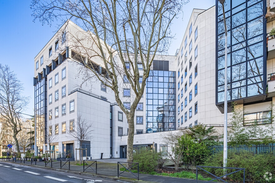 93 Rue Nationale, Boulogne-Billancourt to rent - Building Photo - Image 3 of 6