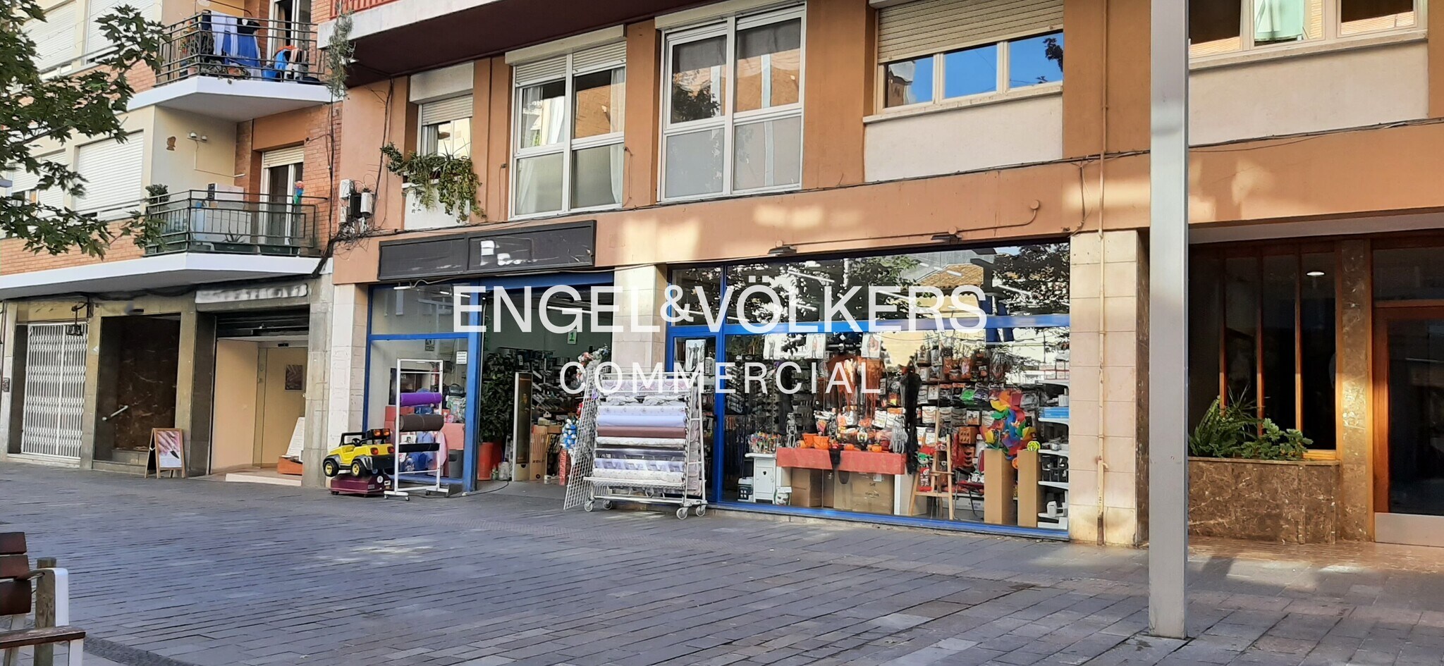 Retail in Sant Cugat del Vallès, Barcelona to rent Building Photo- Image 1 of 2