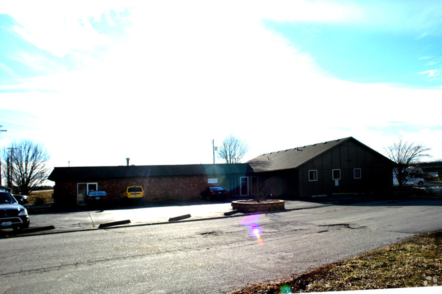 712 NW O'Brien Rd, Lees Summit, MO for sale - Building Photo - Image 3 of 3