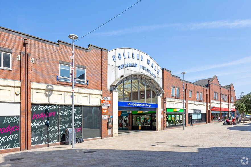 College Walk, Rotherham to rent - Primary Photo - Image 3 of 4