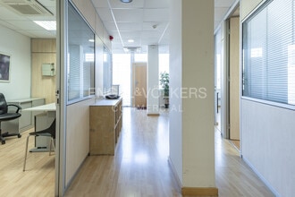 Retail in Barcelona, Barcelona to rent Interior Photo- Image 1 of 44