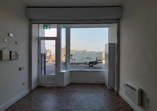 17-23 High St, Ayr to rent Interior Photo- Image 2 of 3