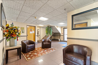 1538 Turnpike St, North Andover, MA for rent Lobby- Image 2 of 8