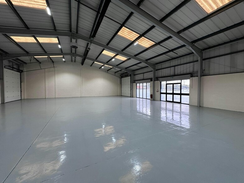 Portway Rd, Oldbury to rent - Building Photo - Image 3 of 6