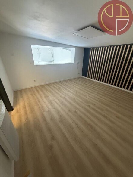Retail in Saint-Orens-de-Gameville to rent - Interior Photo - Image 2 of 8