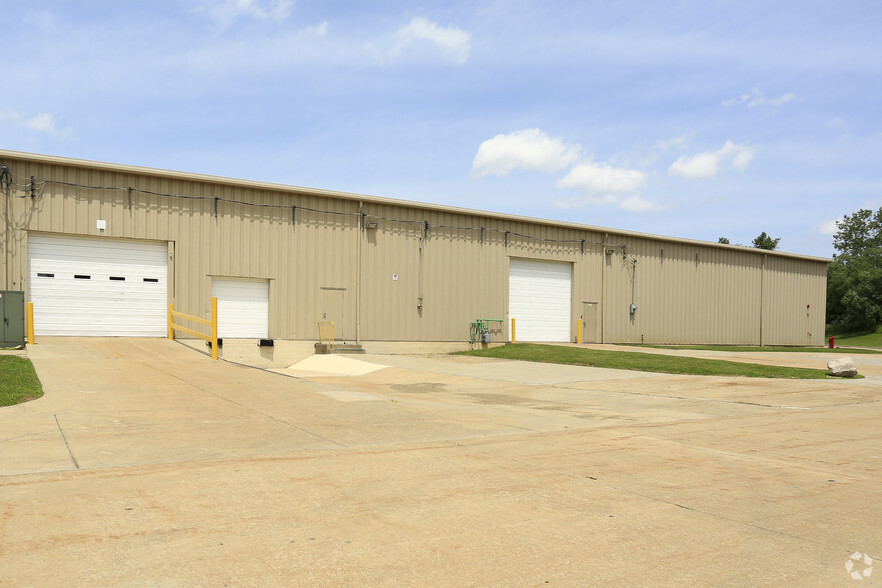 4455-4505 Industrial Pky, Cleveland, OH for rent - Building Photo - Image 3 of 8