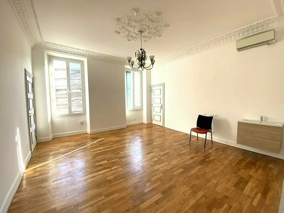 Vente Bureaux 210 m² - Photo 1
